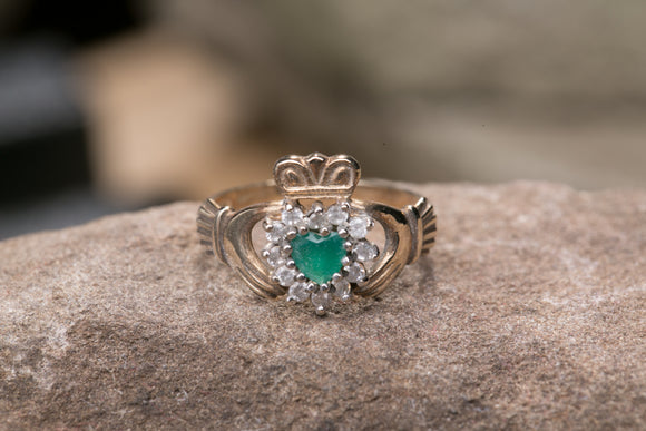 Ladies Claddagh Ring 10k Gold with Green Agate and Cubic Zirconium -  Solvar