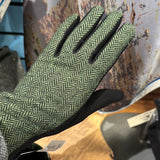 Ladies Herringbone Gloves with Celtic Knot